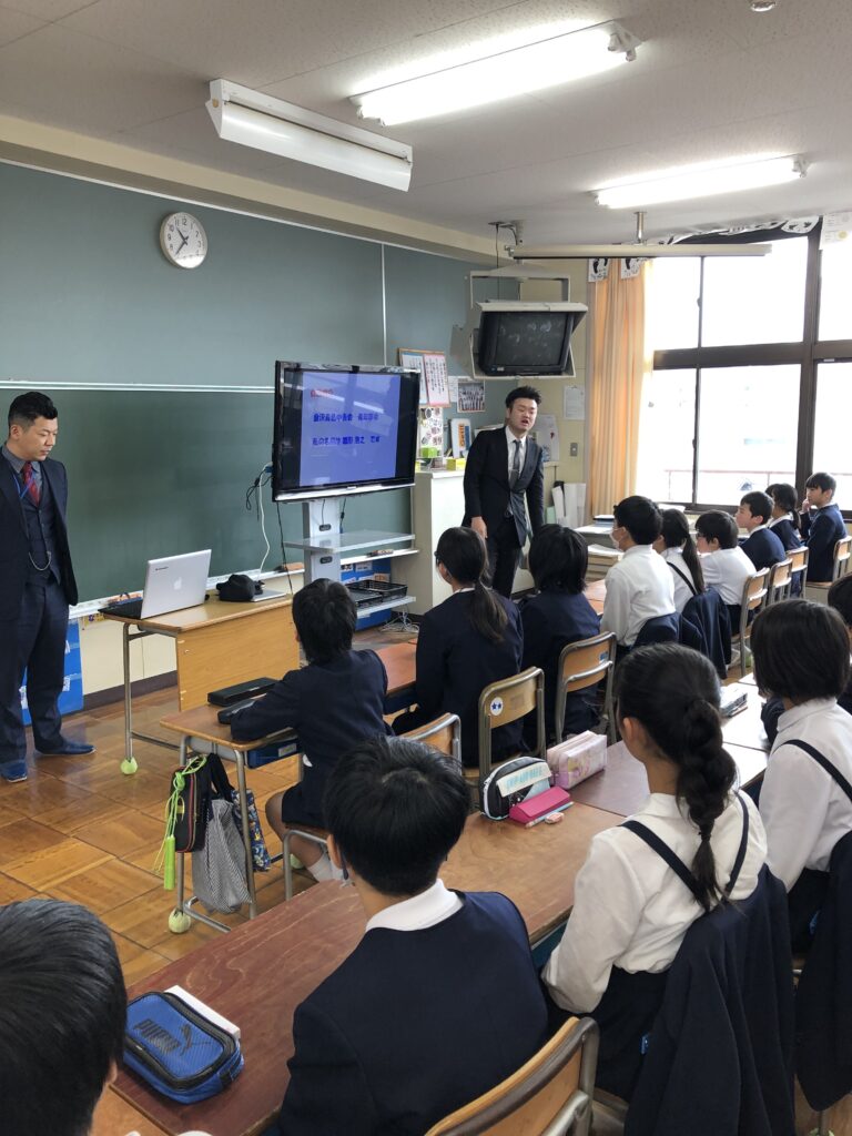 明成小学校で租税教室を開催しました