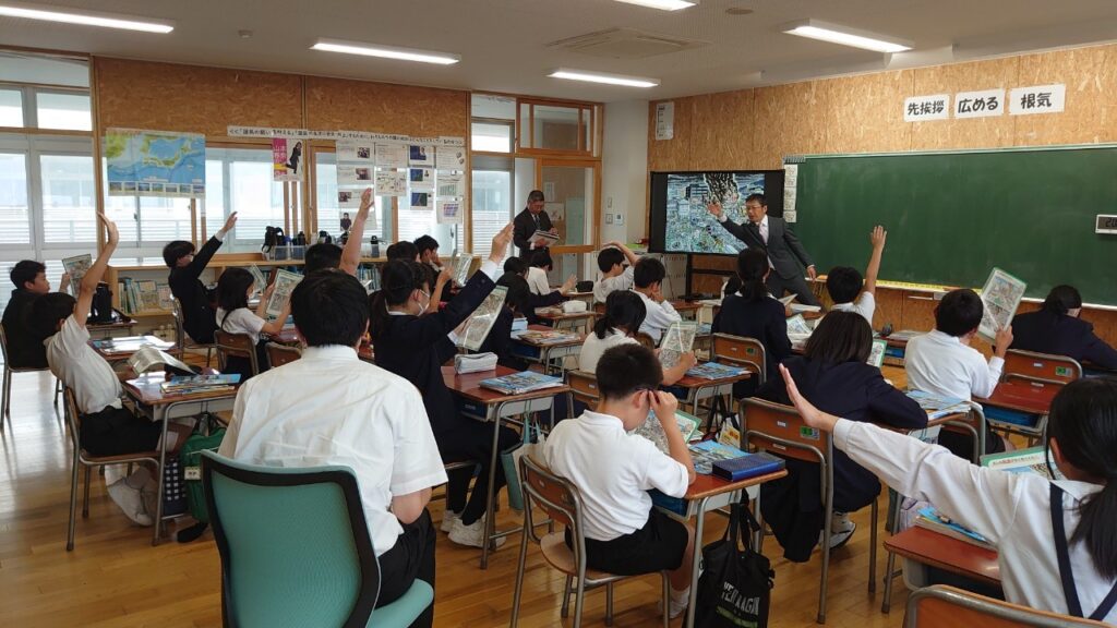 外日角小学校で租税教室を開催しました